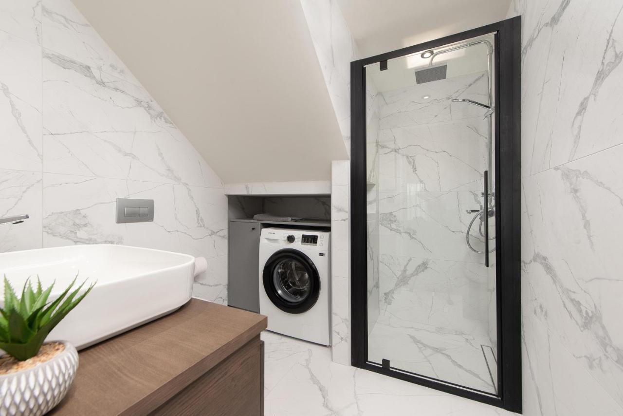 יאליסוס 30 Senses Luxury Apartment Insight מראה חיצוני תמונה